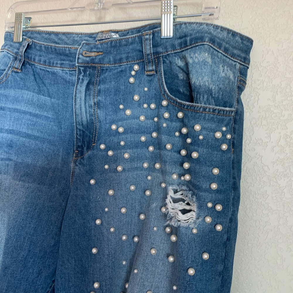 Pearl boyfriend jeans by Runway size 16